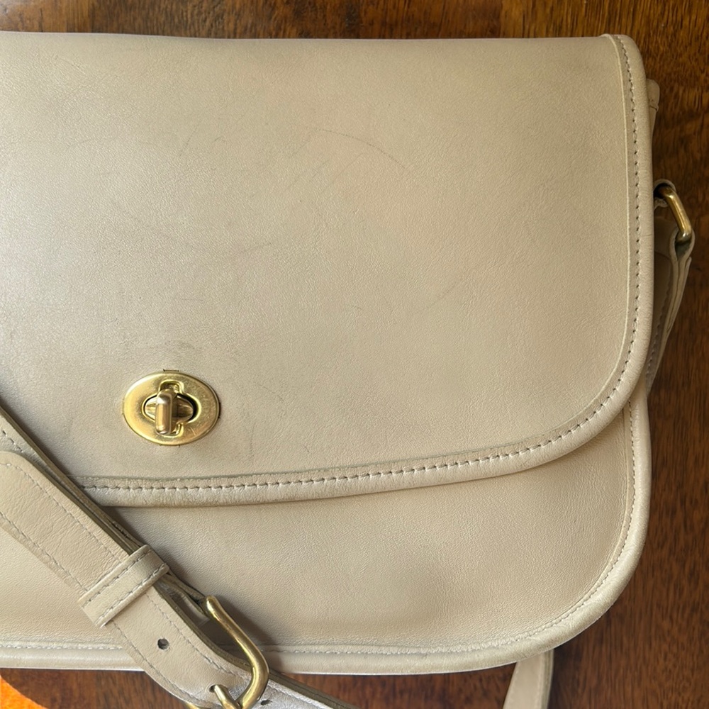 VINTAGE Coach City Bag in Bone Leather - Picture 6 of 16